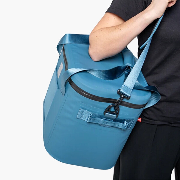 퐁당닷컴,워터푸르프 소프트쿨러백 18L 스톰 블루, Waterproof Soft Cooler Bag 18L - Storm Blue,,레드,서핑 > 어패럴 > 가방