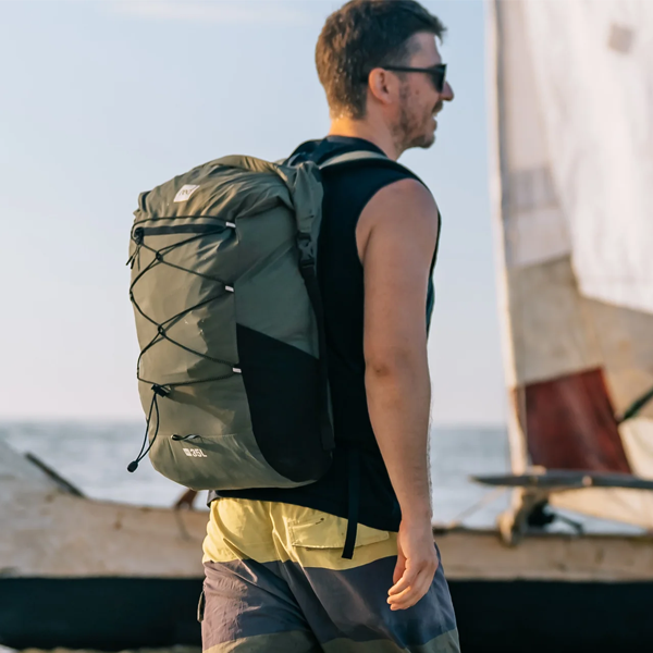 퐁당닷컴,레드 라이트 웨이트 워터프루프 백팩 35L,,레드,프리다이빙 > 가방 > 방수백