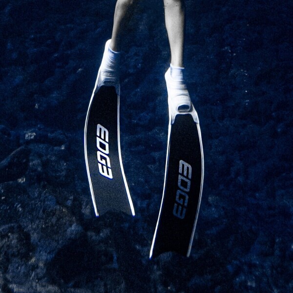 퐁당닷컴,세트마 엣지, CETMA EDGE,예약주문 상품으로 엑스트라소프트강도, 미듐강도, 커스텀 선택 시 3개월 까지 소요될 수 있습니다.,세트마,프리다이빙 > 오리발 > 카본핀